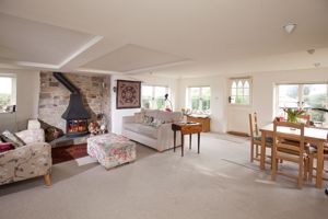 Sitting Room (1)- click for photo gallery